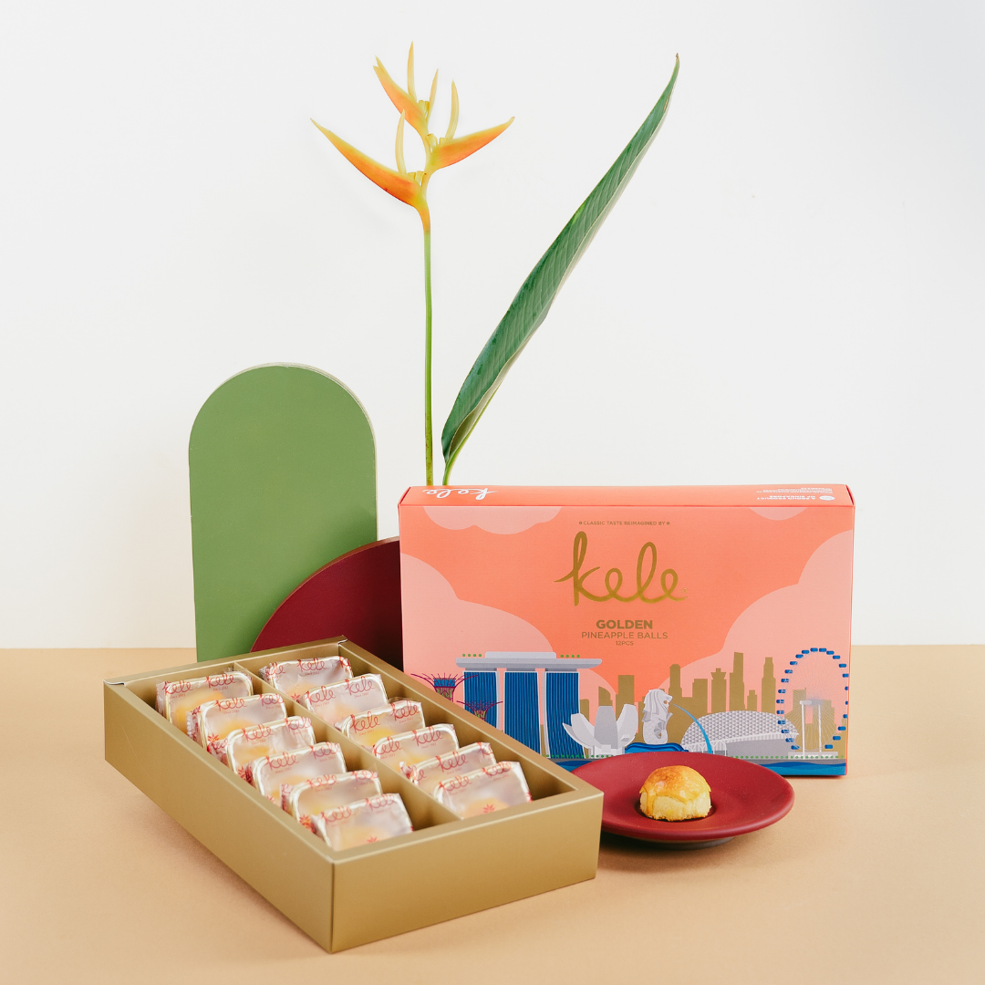 Skyline Souvenir Box - Golden Pineapple Balls